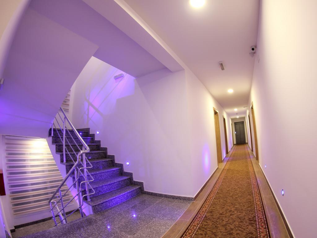 Hotel Dubai Plandiste ภายนอก รูปภาพ