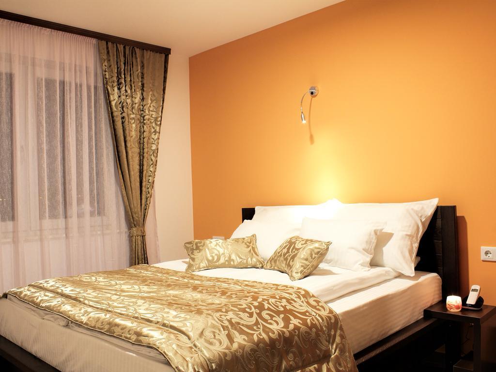 Hotel Dubai Plandiste ภายนอก รูปภาพ