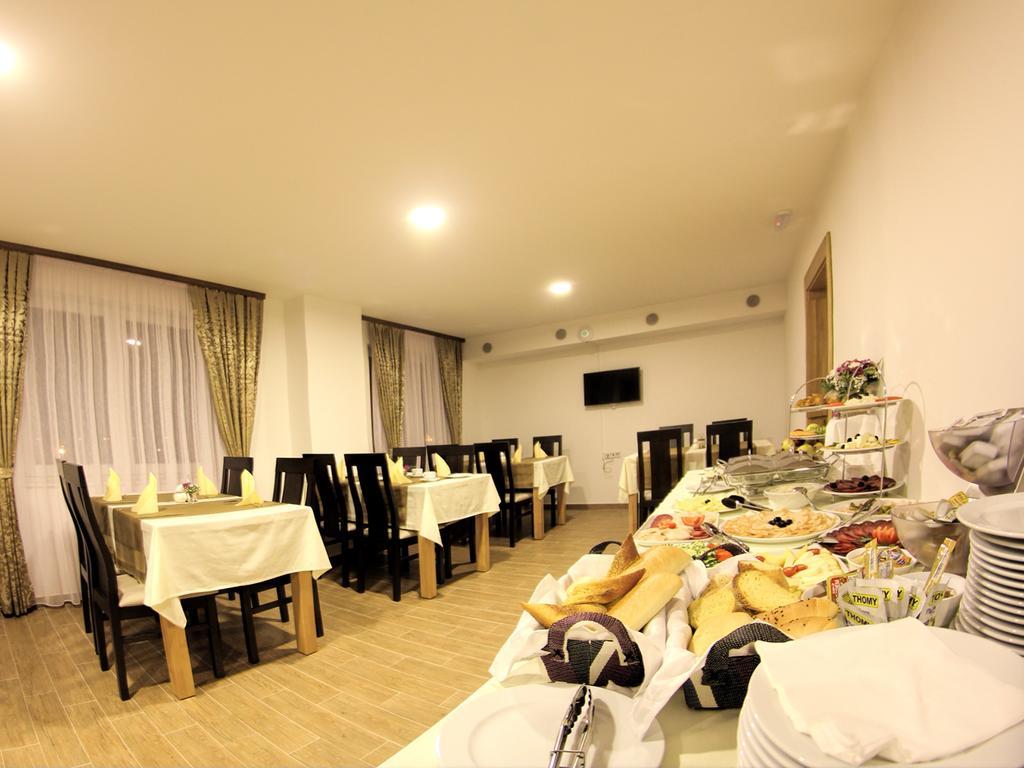 Hotel Dubai Plandiste ภายนอก รูปภาพ
