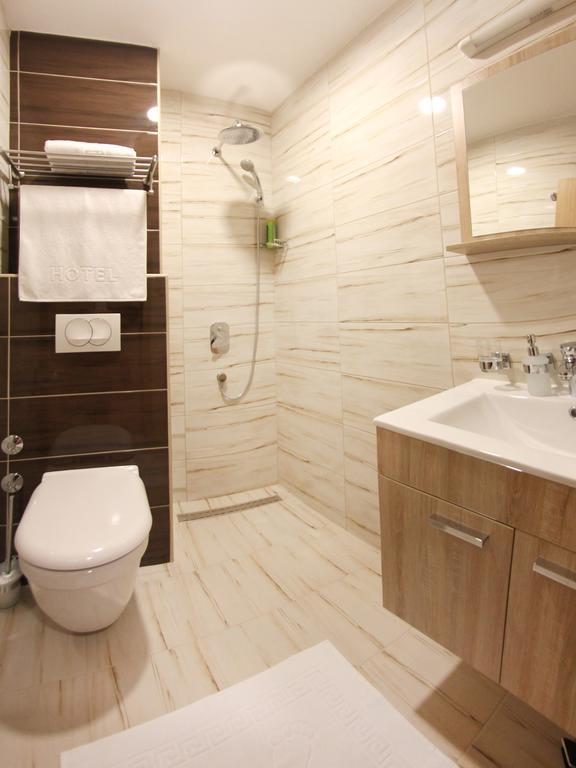 Hotel Dubai Plandiste ภายนอก รูปภาพ