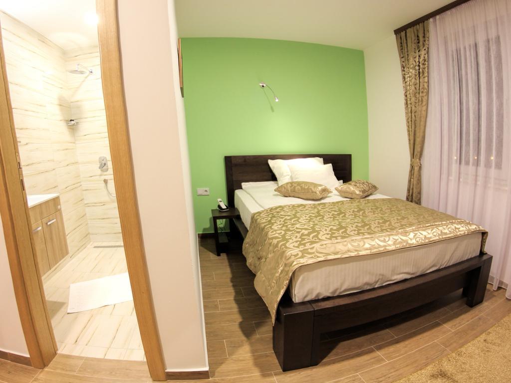 Hotel Dubai Plandiste ภายนอก รูปภาพ