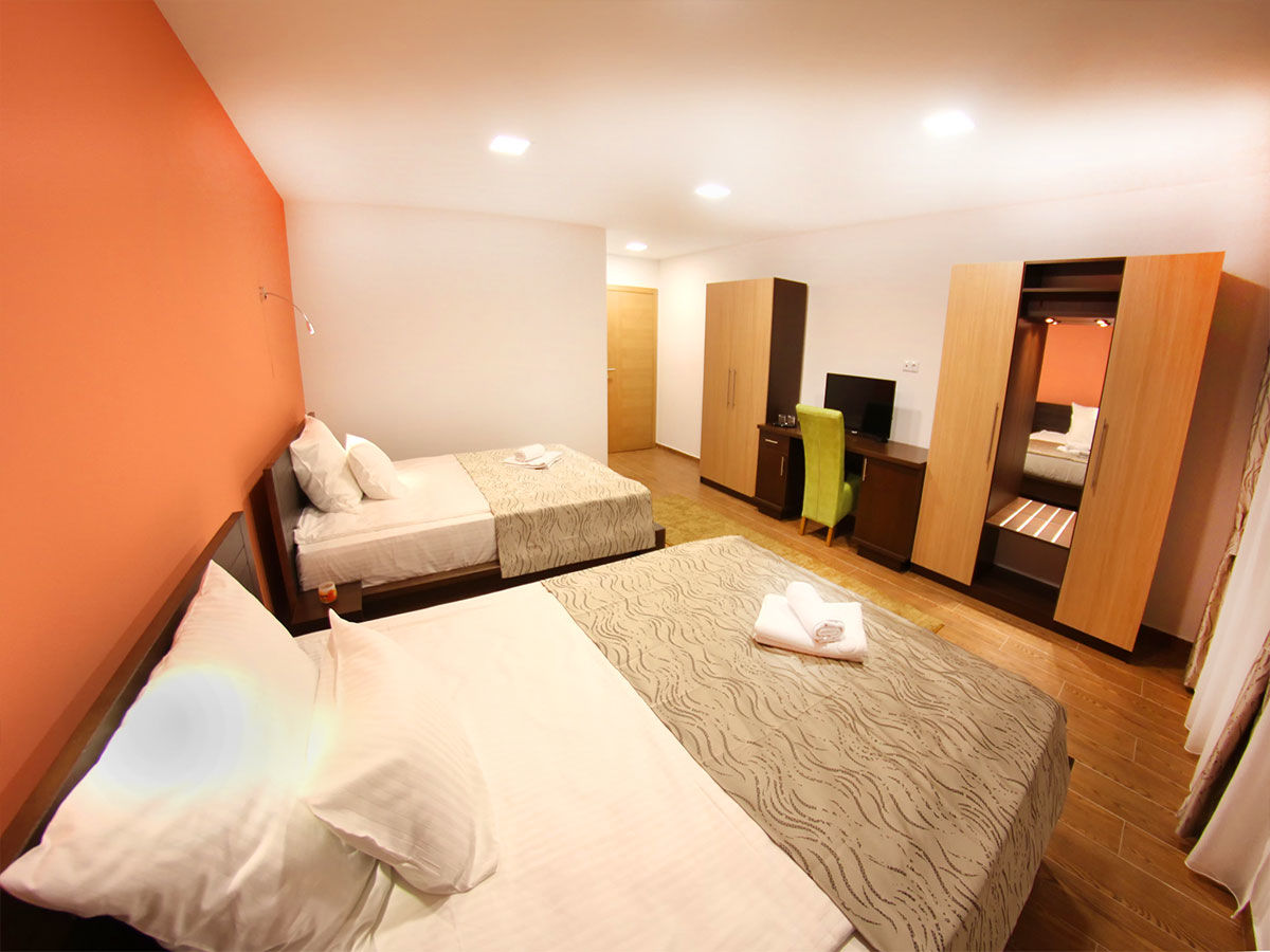 Hotel Dubai Plandiste ภายนอก รูปภาพ