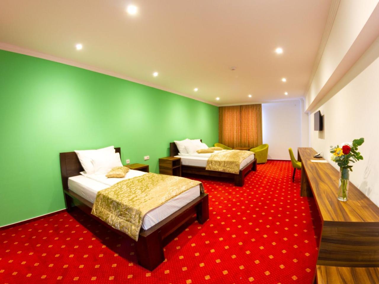 Hotel Dubai Plandiste ภายนอก รูปภาพ